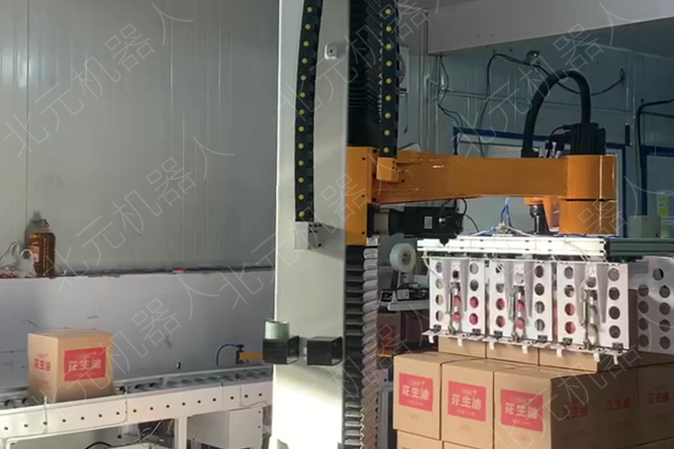 箱子码垛,自动箱装码垛,码垛机械手,立柱码垛机